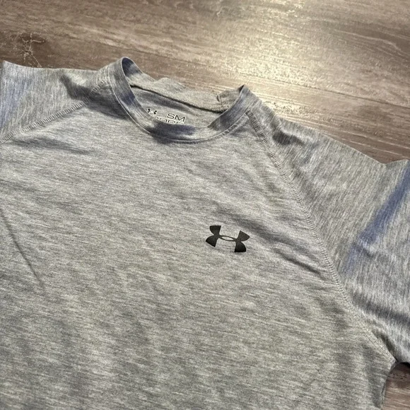 Under Armour Shirt Mens Small‎ Gray Tee Short Sleeve Performance Loose Workout - Picture 2 of 8